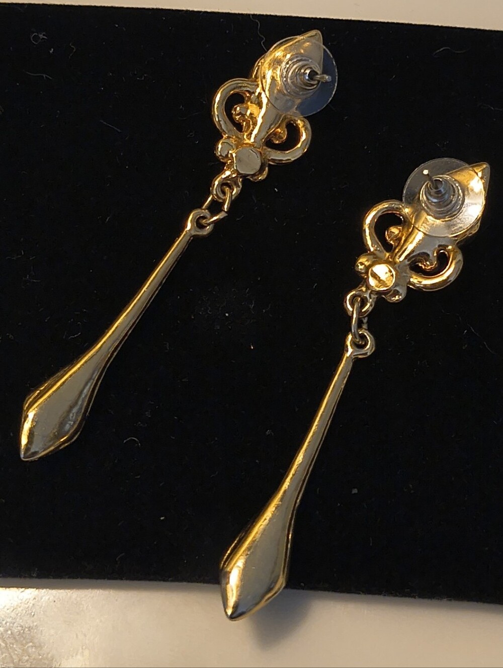Vtg 80s 90s Art Nouveau Revival Bold Gold Plated Jet Black Dangle Earrings - Picture 5 of 6